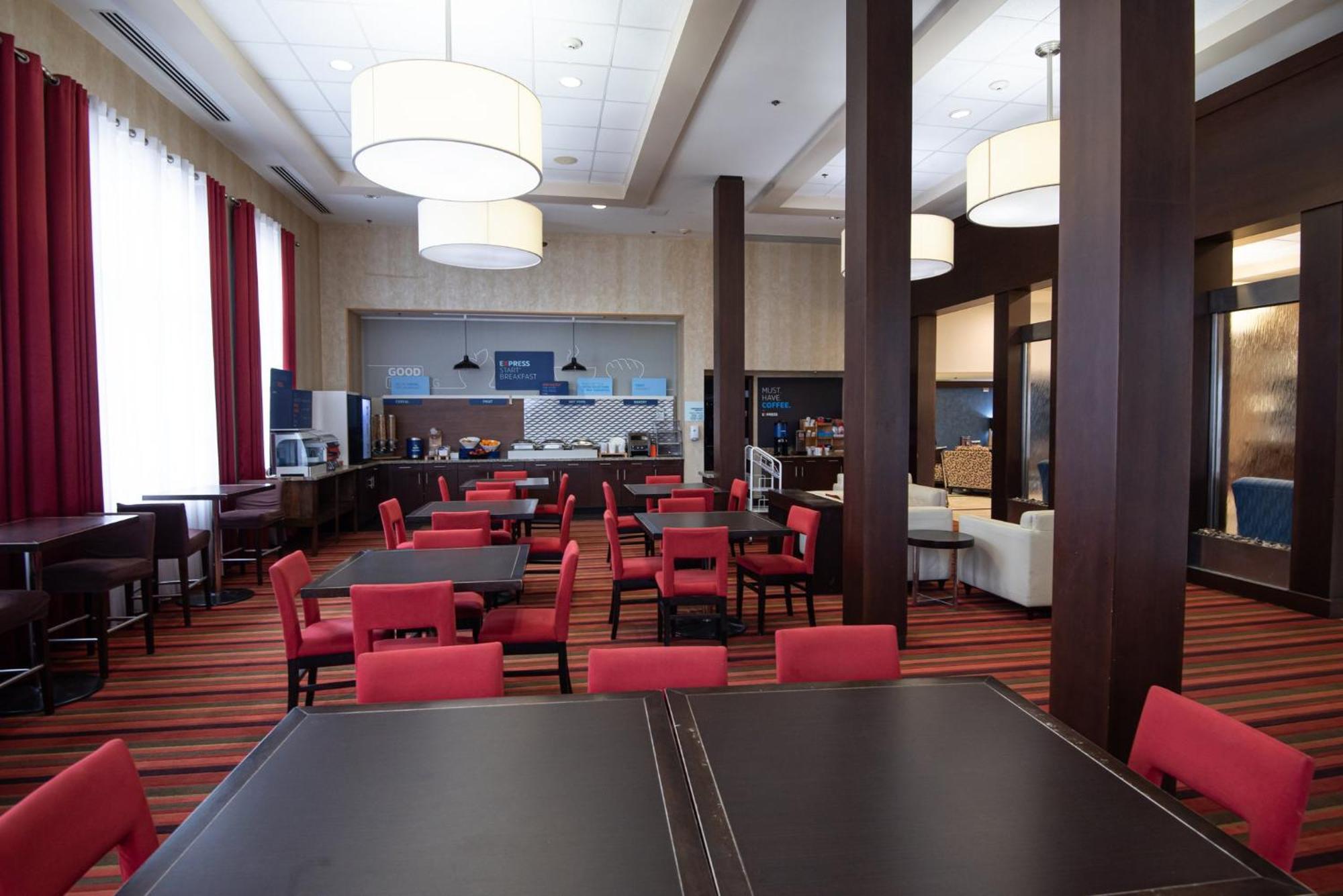 Holiday Inn Express Hotel & Suites Chatham South By Ihg Chatham-Kent Exterior foto